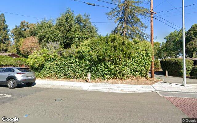 Street view near Ramos Park, Palo Alto, CA